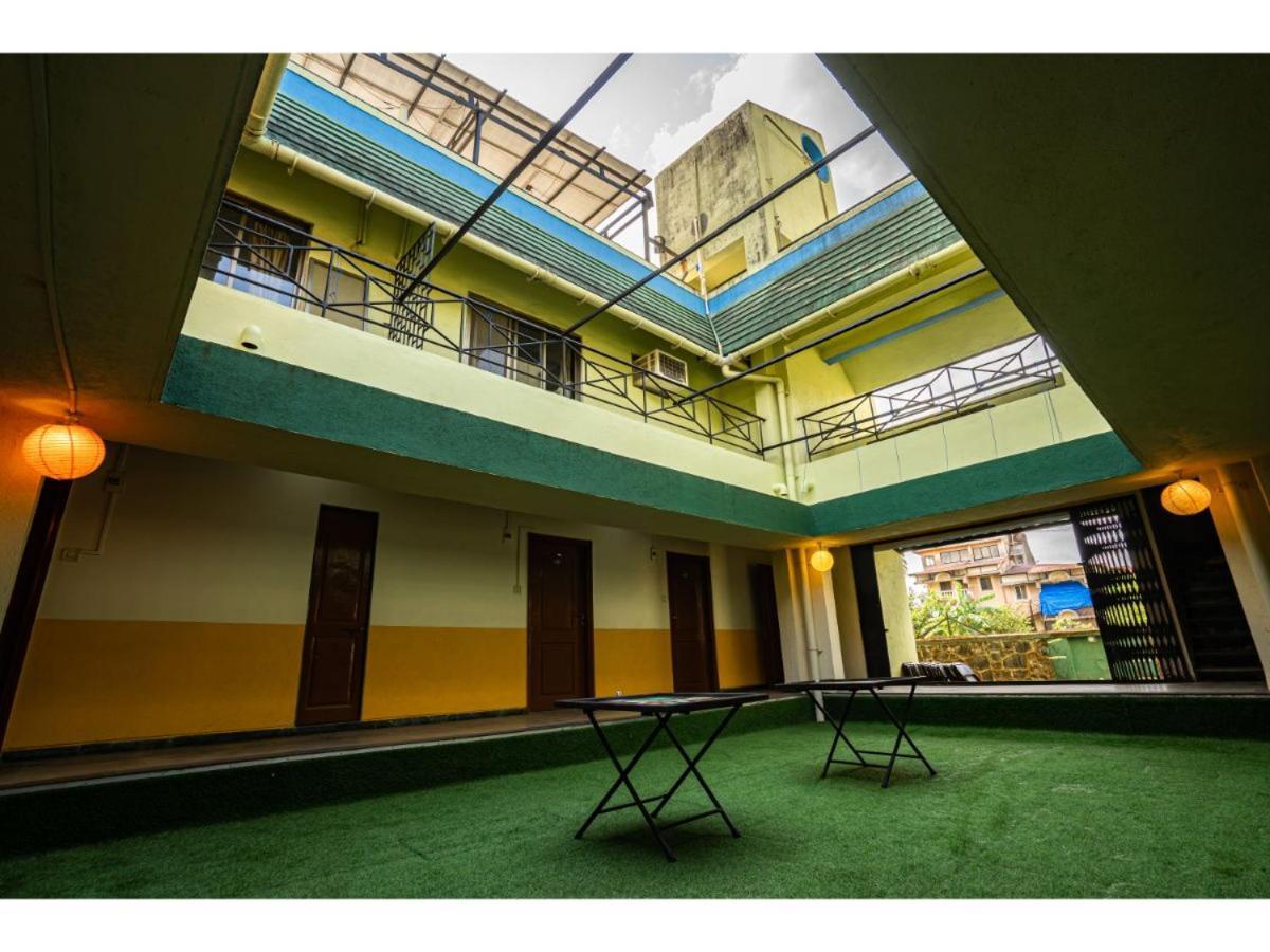Royal Hills Hotel Пюн Екстериор снимка